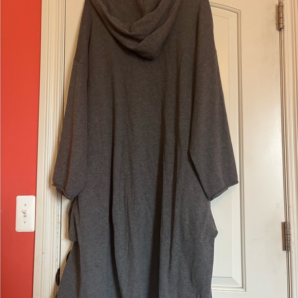 LUNYA Women's Hooded Oversized Cardigan in Charcoal Gray. Cotton Silk Blend. - Picture 4 of 6
